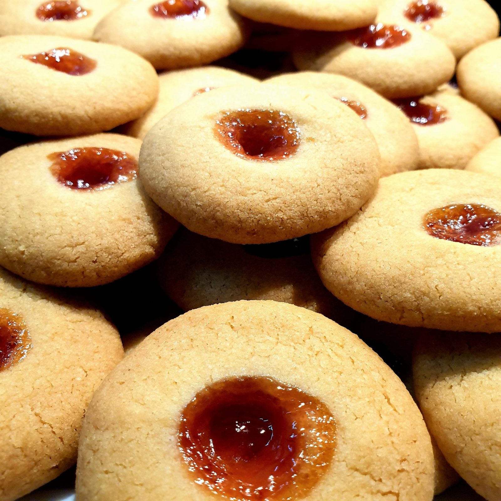 Crumbly Jammy Biscuits